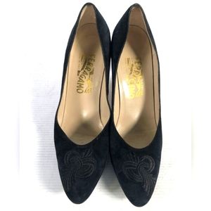 Salvatore Ferragamo Black Suede Embroidered Italian Leather Heel Pumps Size 8.5